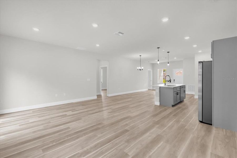 Spacious, unfurnished interior of a new home in , Ocala (Image 13).