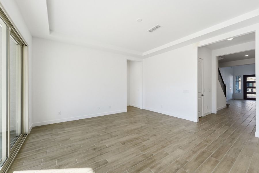 Spacious, unfurnished interior of a new home in Ellsworth Ranch, Queen Creek (Image 20).