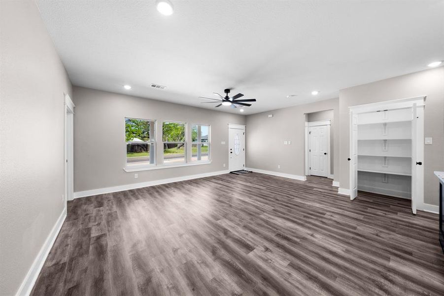 Spacious, unfurnished interior of a new home in , Sulphur Springs (Image 30).