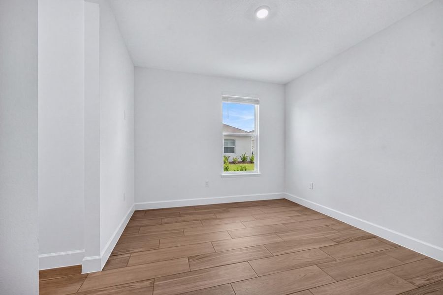Spacious, unfurnished interior of a new home in Headwaters at Lofton Creek, Yulee (Image 29).