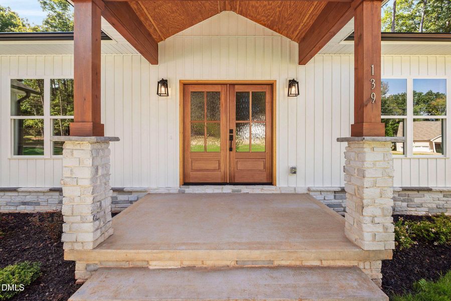 1-web-or-mls-2-print-139-clear-water-rd