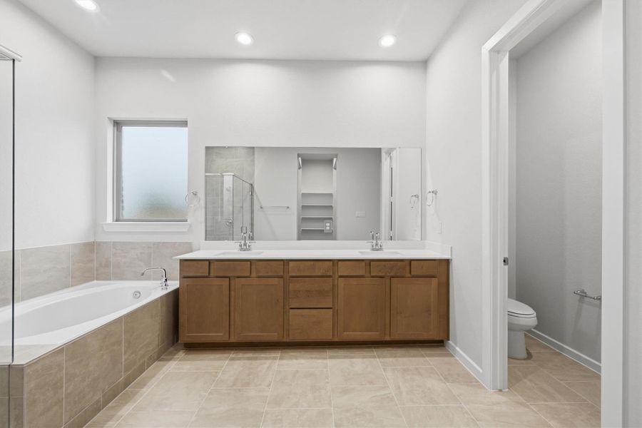 Furnished interior view inside a new home in Canterra Creek  60', Iowa Colony (Image 16).