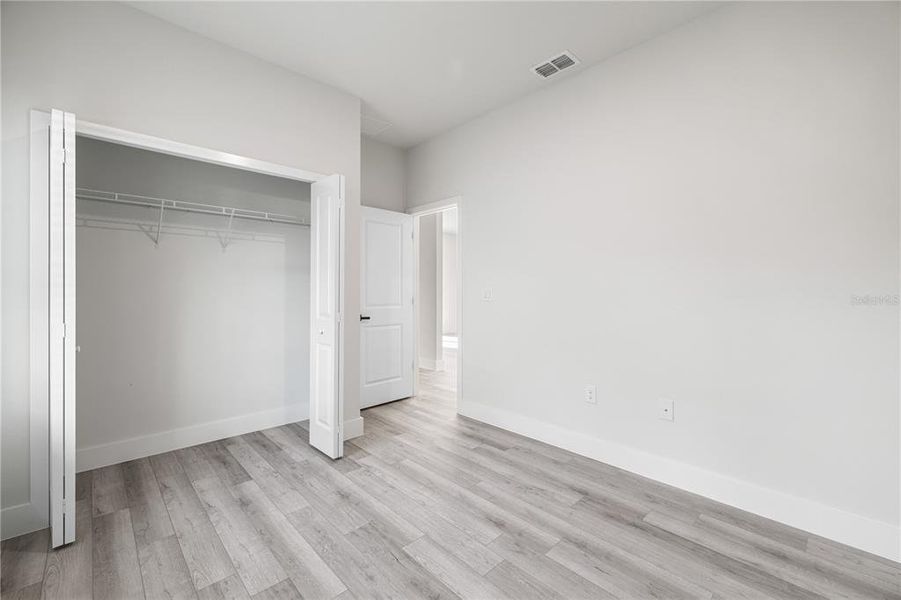 Spacious, unfurnished interior of a new home in , Dunnellon (Image 21).