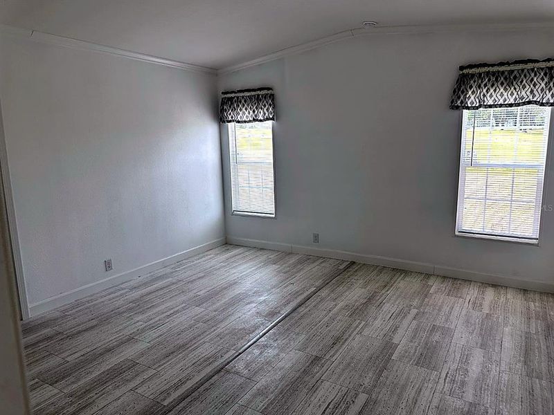 Spacious, unfurnished interior of a new home in , Zellwood (Image 7).