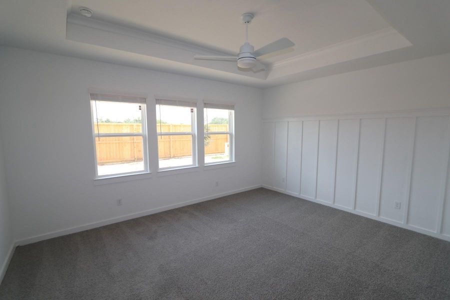 Spacious primary suite