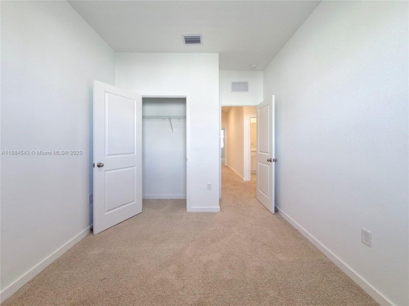 Spacious, unfurnished interior of a new home in , Pompano Beach (Image 21).