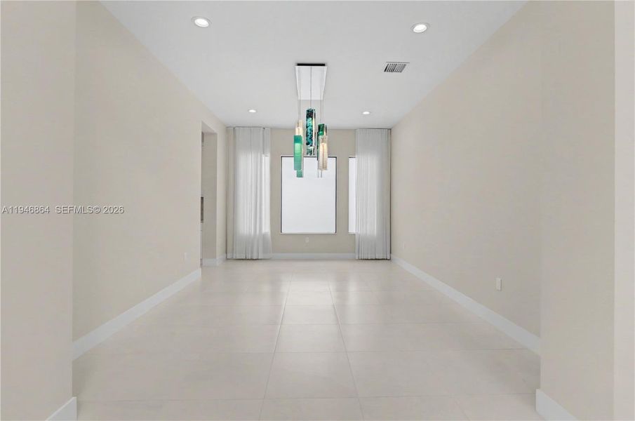 Spacious, unfurnished interior of a new home in , Boca Raton (Image 24).