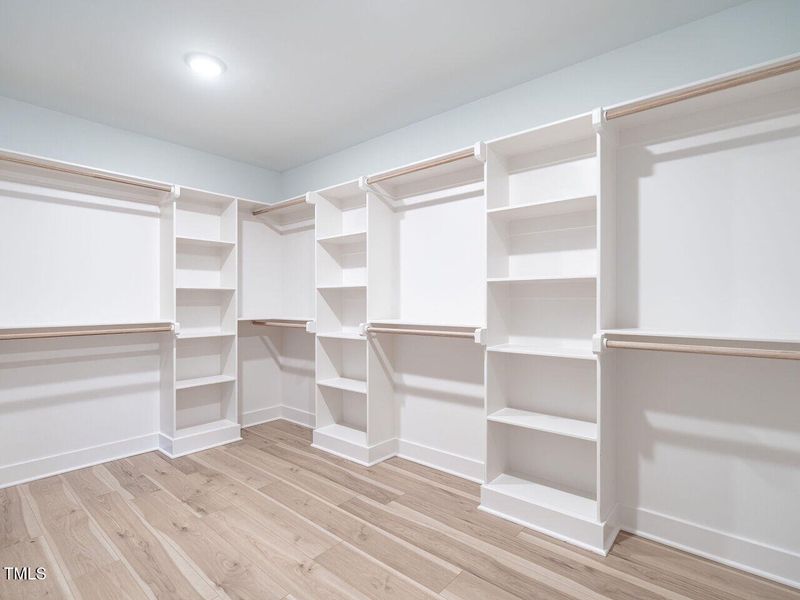 029-1280x960-primary-closet