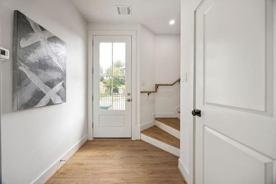 Spacious, unfurnished interior of a new home in , Houston (Image 18).