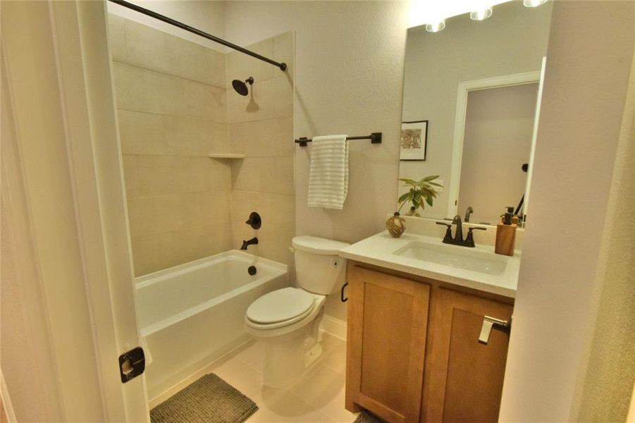 Furnished interior view inside a new home in Abe's Landing, Granbury (Image 28).