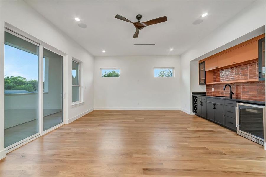 Spacious, unfurnished interior of a new home in , Dallas (Image 35).