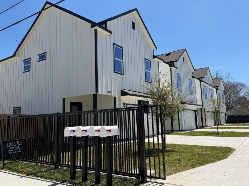 Front exterior of a new home in , Houston, TX, highlighting curb appeal (Image 20). Front exterior of a new home in , Houston, TX, highlighting curb appeal (Image 20).