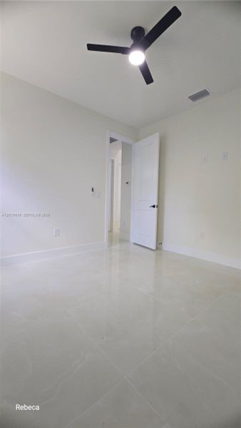 Spacious, unfurnished interior of a new home in , Lehigh Acres (Image 11).