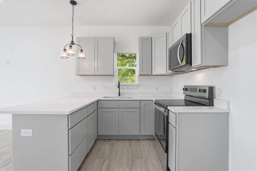 Furnished interior view inside a new home in , Mineral Wells (Image 6).