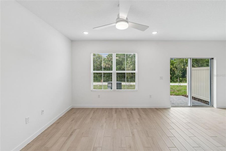 Spacious, unfurnished interior of a new home in Aspire at Canter Creek, Davenport (Image 16).