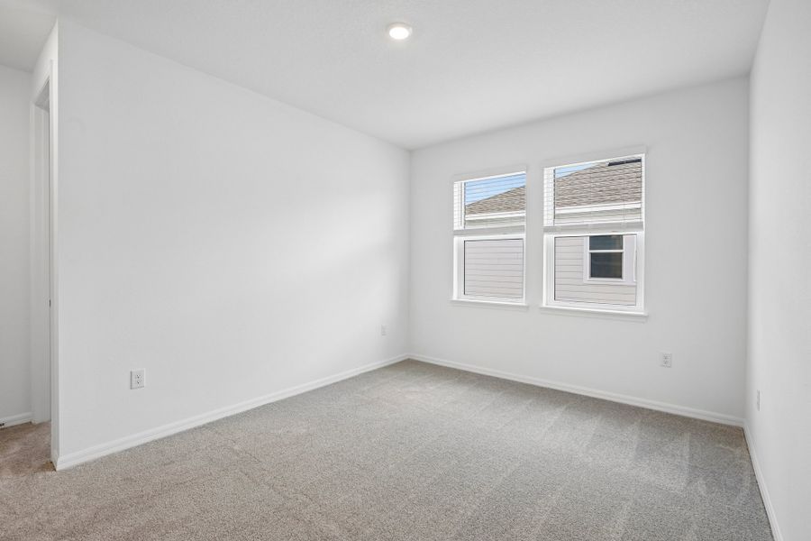 Spacious, unfurnished interior of a new home in Tiburon, Nokomis (Image 17).