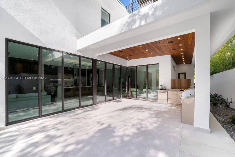 Exterior details and patio area of a home in , Miami (Image 25).