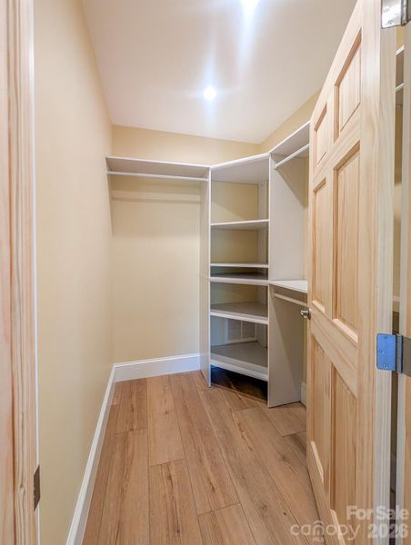 Spacious, unfurnished interior of a new home in , Burnsville (Image 10).