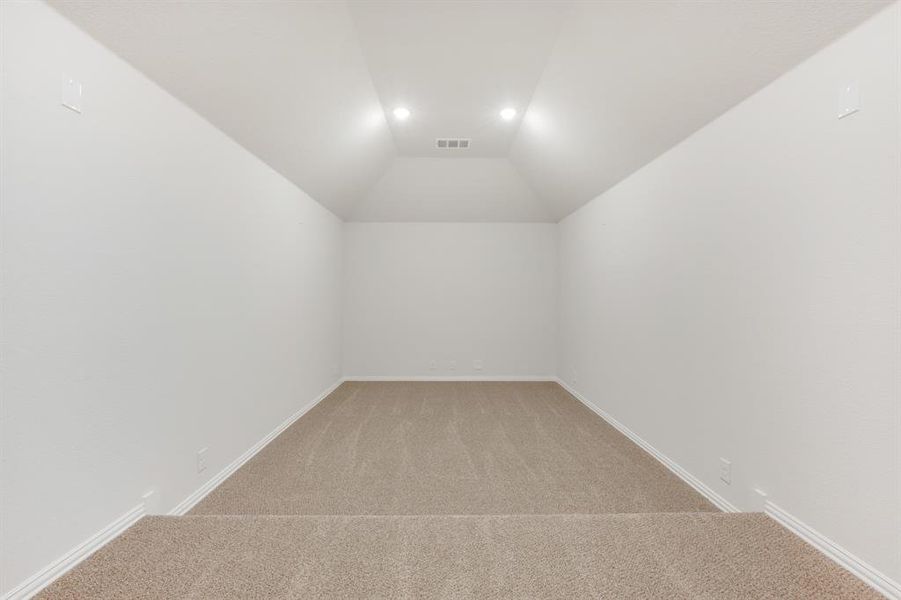 Spacious, unfurnished interior of a new home in Hampton Park, Glenn Heights (Image 28).
