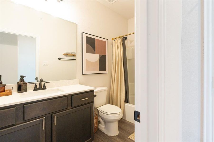 Furnished interior view inside a new home in , Irving (Image 26).