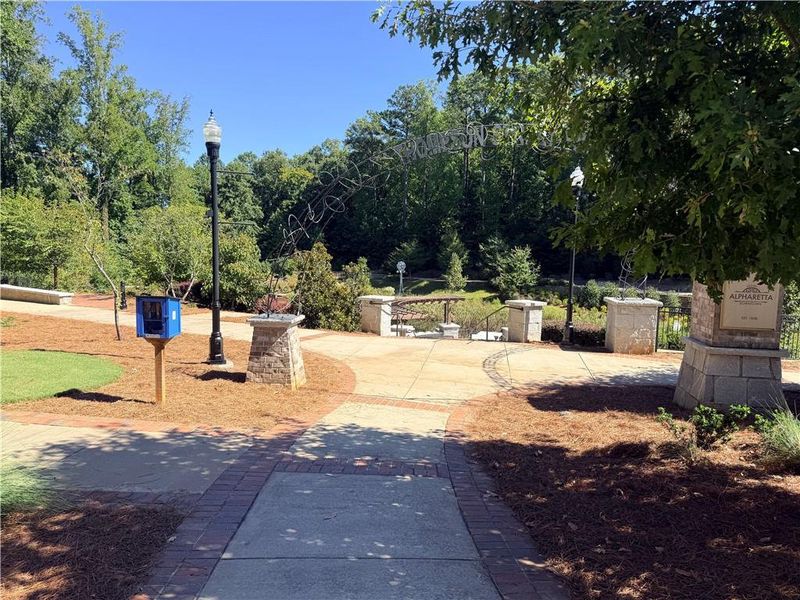 Community amenities in , Alpharetta (Image 64).