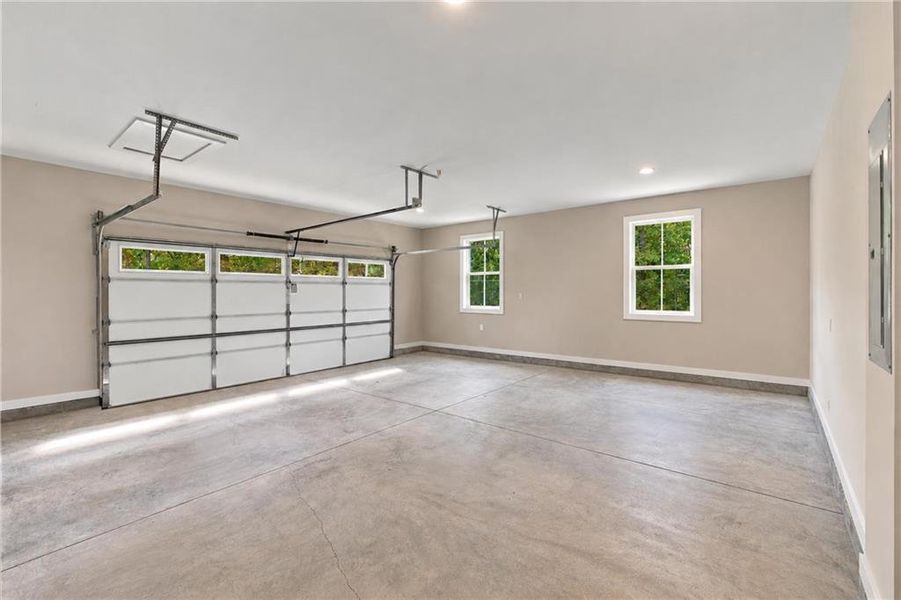 Spacious, unfurnished interior of a new home in , Atlanta (Image 41).