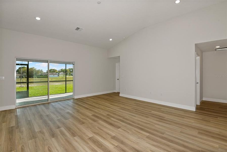 Spacious, unfurnished interior of a new home in Cherrywood Preserve, Ocala (Image 10).
