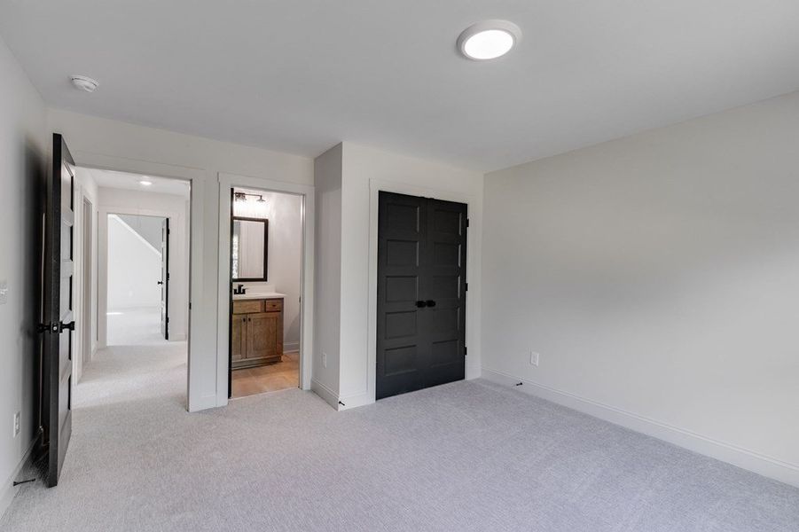 Spacious, unfurnished interior of a new home in Harmon Springs, Carrollton (Image 45).