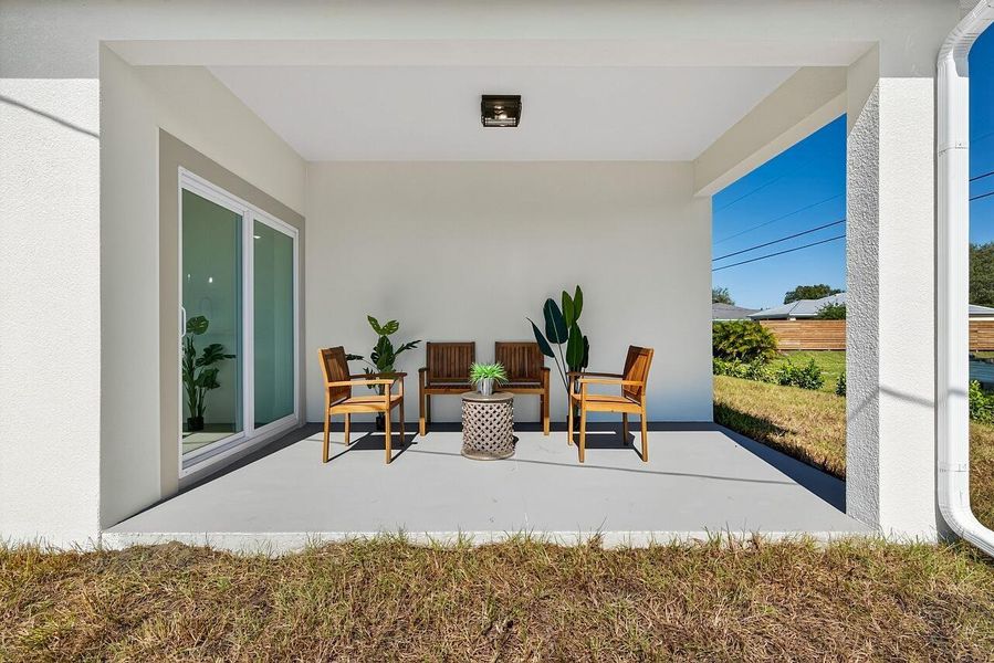 Exterior details and patio area of a home in , Vero Beach (Image 4).