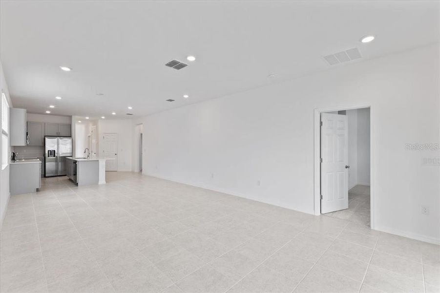 Spacious, unfurnished interior of a new home in Mirror Lake Village, Fruitland Park (Image 10). Spacious, unfurnished interior of a new home in Mirror Lake Village, Fruitland Park (Image 10).