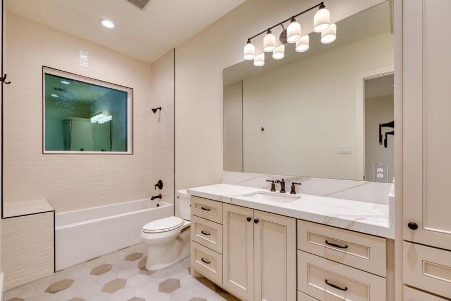 Ensuite Bath in each room