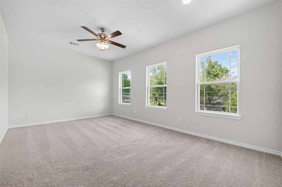 Spacious, unfurnished interior of a new home in , Houston (Image 20).