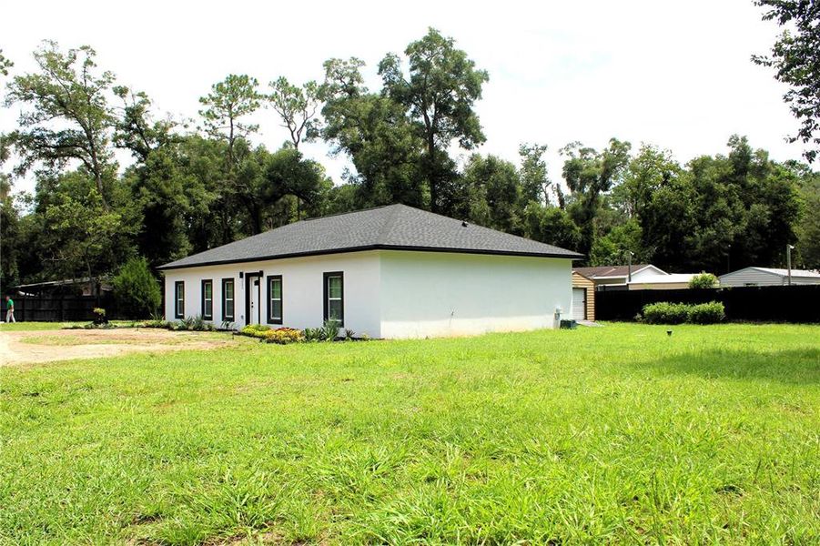 Exterior details and patio area of a home in , Ocala (Image 33). Exterior details and patio area of a home in , Ocala (Image 33).