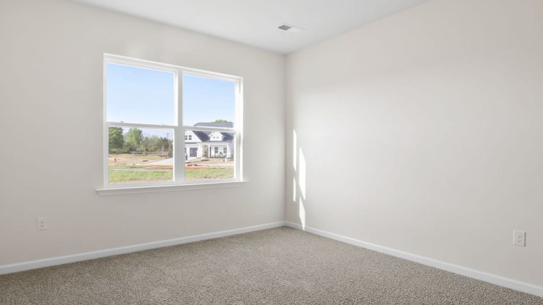 Spacious, unfurnished interior of a new home in Woodglen, Piedmont (Image 31).