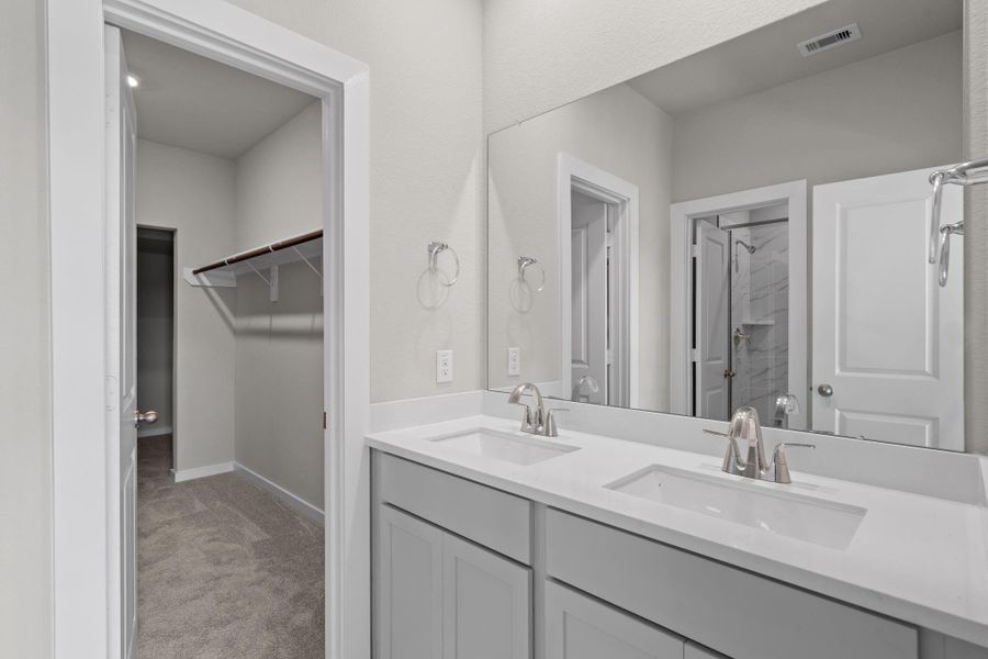 Furnished interior view inside a new home in Westridge Cove, Conroe (Image 5).