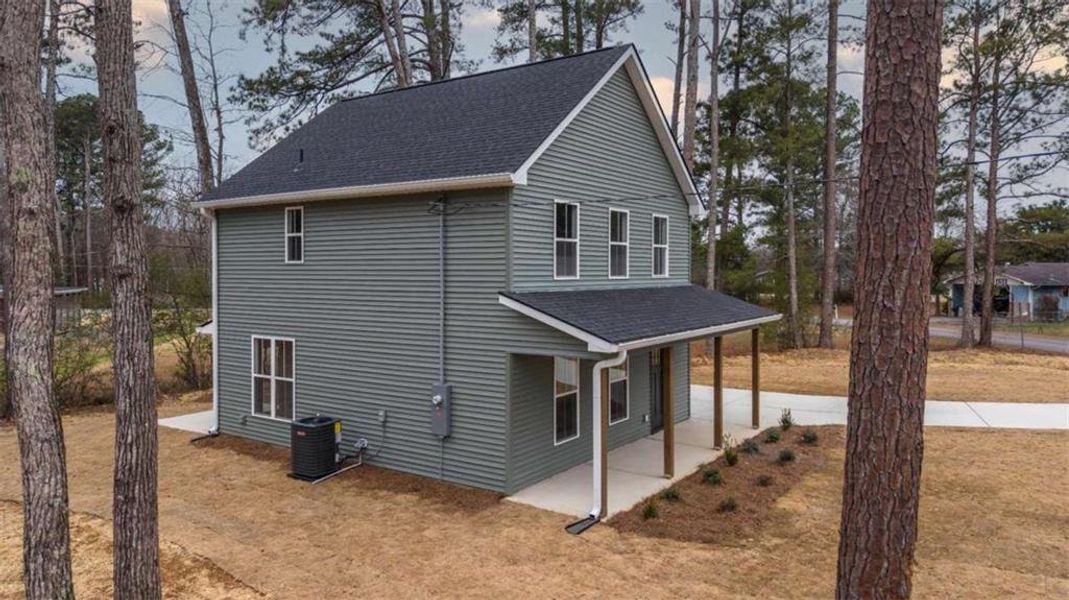 Exterior details and patio area of a home in , Rome (Image 3).