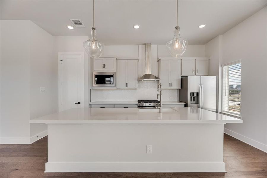 Furnished interior view inside a new home in Collin Creek, Plano (Image 5). Furnished interior view inside a new home in Collin Creek, Plano (Image 5).