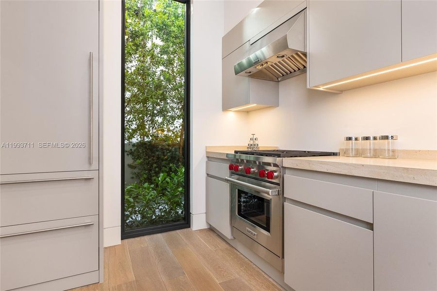 Furnished interior view inside a new home in , Fort Lauderdale (Image 40).