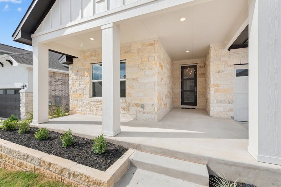 Exterior details and patio area of a home in University Heights, Round Rock (Image 4).