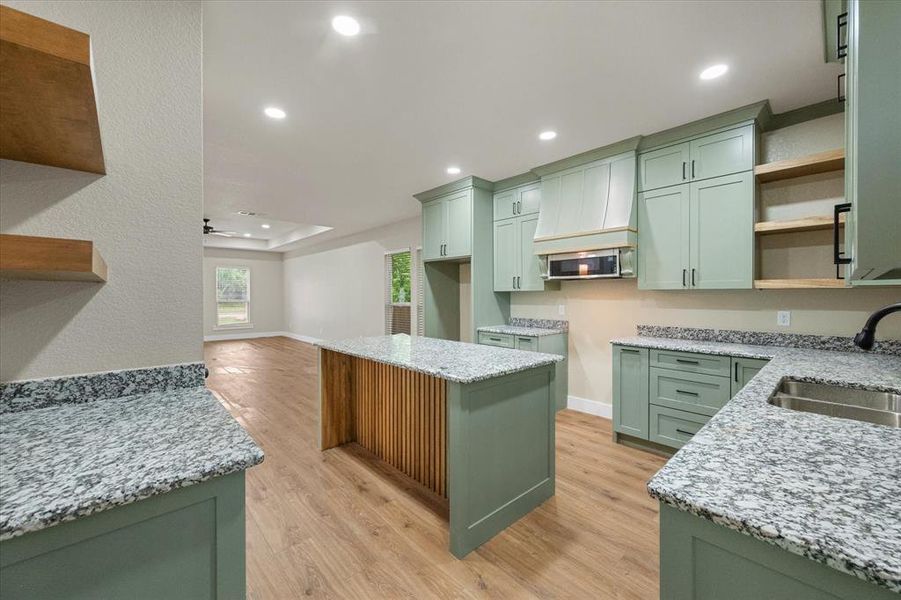 Furnished interior view inside a new home in , Corsicana (Image 11).