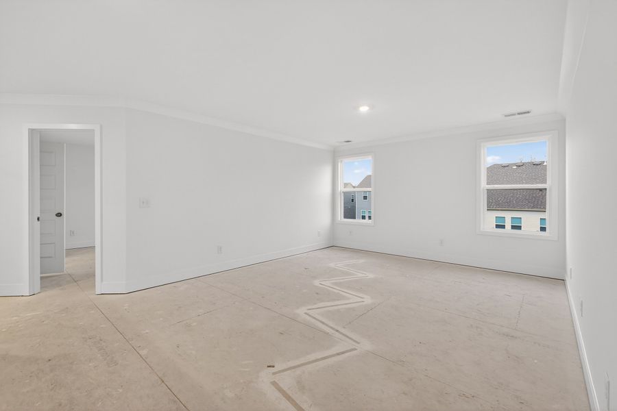 Spacious, unfurnished interior of a new home in Langford Farms, Gallatin (Image 30).