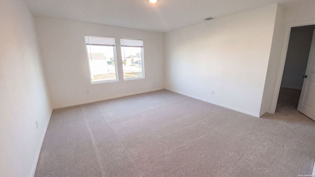 Spacious, unfurnished interior of a new home in Landon Ridge, San Antonio (Image 17).
