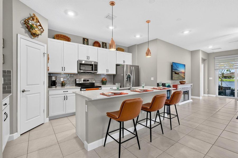 2048 kitchen with island full backspash 2048 kitchen with island full backspash