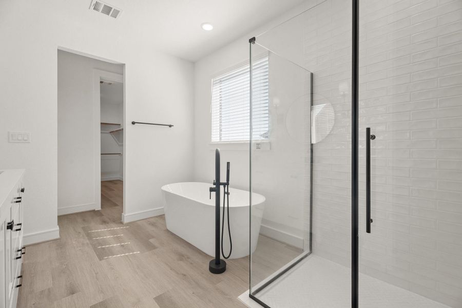 Furnished interior view inside a new home in Westland Ranch - 70' Homesites, League City (Image 7). Furnished interior view inside a new home in Westland Ranch - 70' Homesites, League City (Image 7).