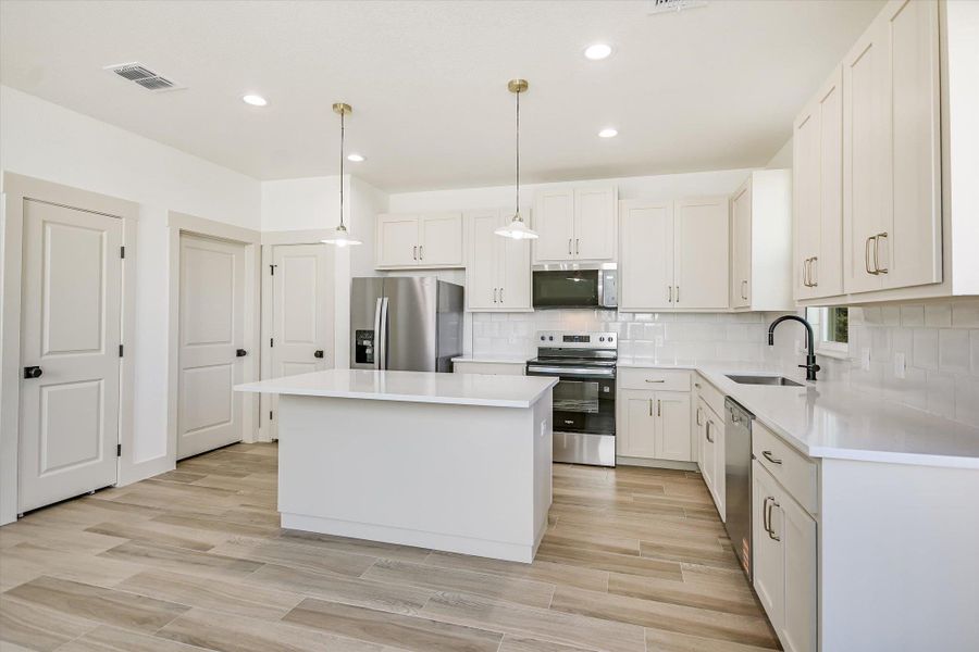 Furnished interior view inside a new home in , Wimberley (Image 6).