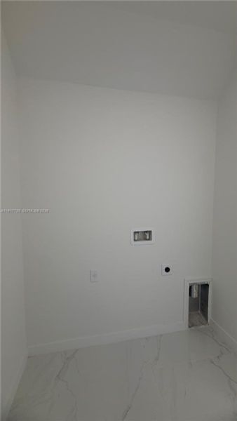 Image 42 of a home in .