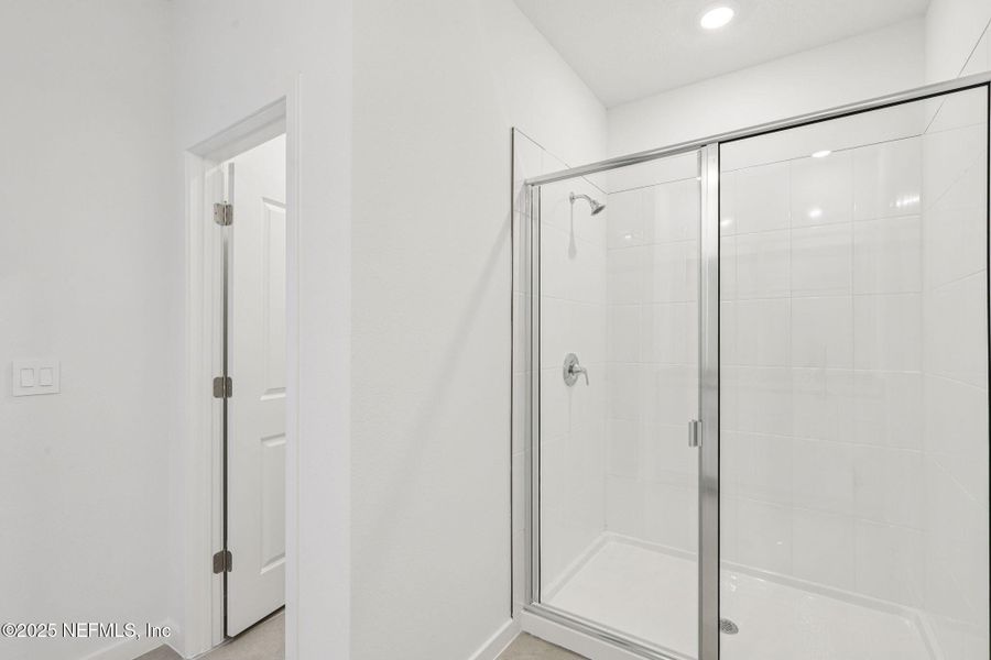 Spacious, unfurnished interior of a new home in Lakes at Bella Lago - Signature Series, Green Cove Springs (Image 17). Spacious, unfurnished interior of a new home in Lakes at Bella Lago - Signature Series, Green Cove Springs (Image 17).