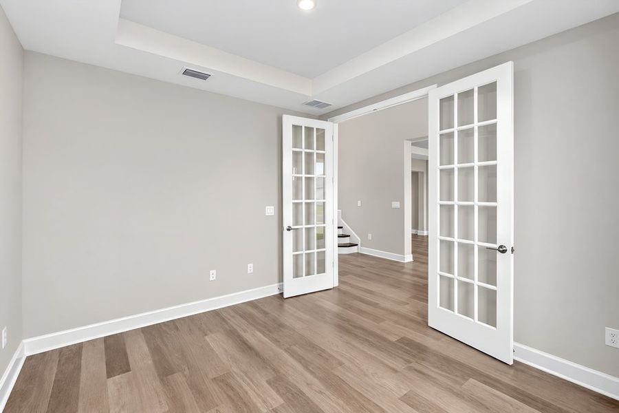 Spacious, unfurnished interior of a new home in Victoria Lakes, Odessa (Image 14).