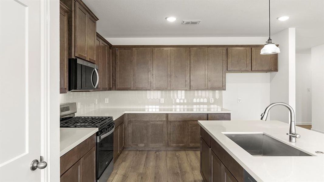 10. 3147 Duck Heights - Kitchen (3) 10. 3147 Duck Heights - Kitchen (3)