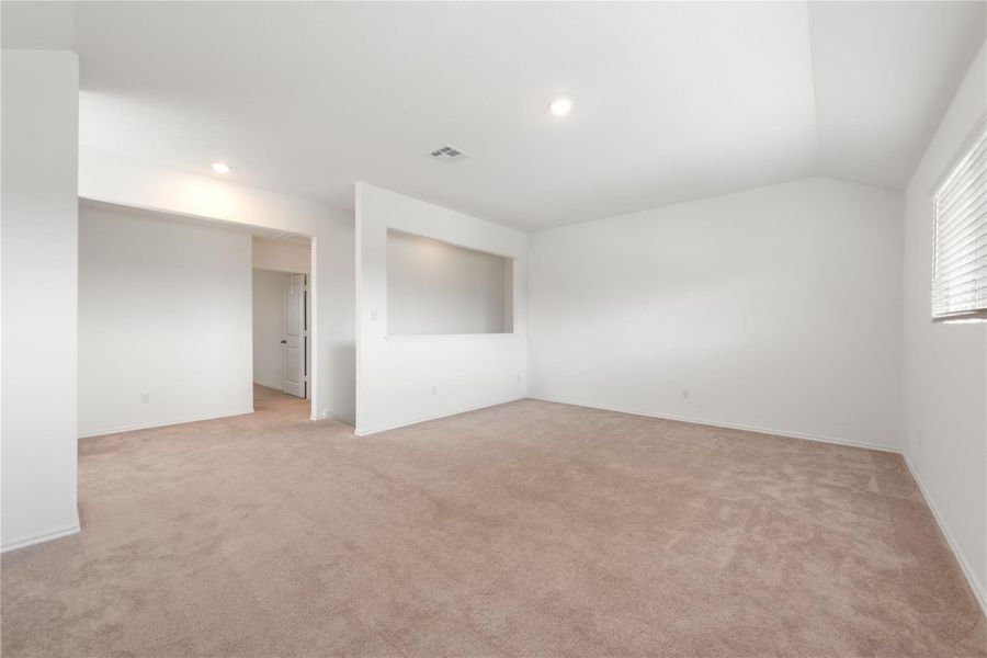 Spacious, unfurnished interior of a new home in Plum Creek North, Kyle (Image 22). Spacious, unfurnished interior of a new home in Plum Creek North, Kyle (Image 22).